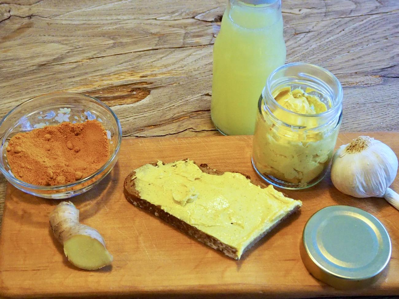 Laktosefreie Butter mit Kurkuma und Ingwer - selbstgemacht