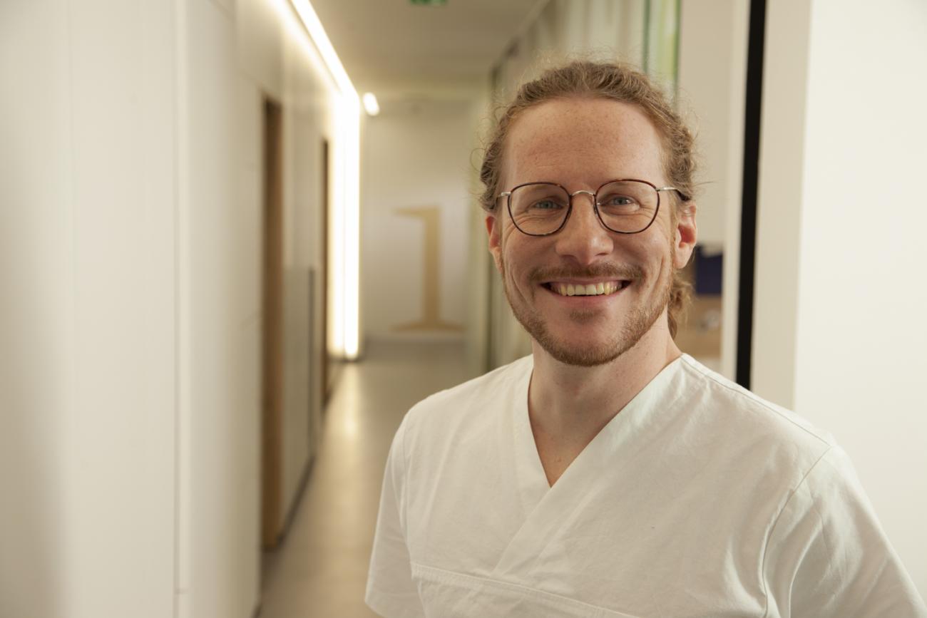 Dr. Gerhard Zips, Zahnarzt und Spezialist für Zahnbehandlungen für Allergiker