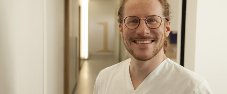 Dr. Gerhard Zips, Zahnarzt und Spezialist für Zahnbehandlungen für Allergiker